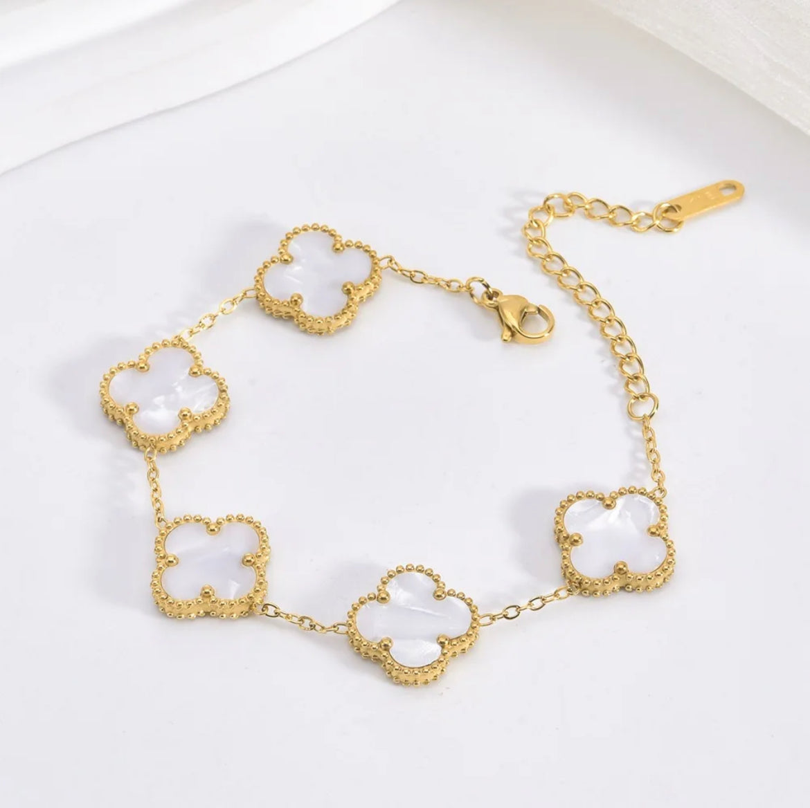 Achieve Clover bracelet