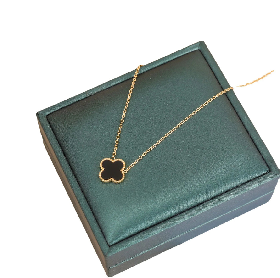 Achieve Clover necklace